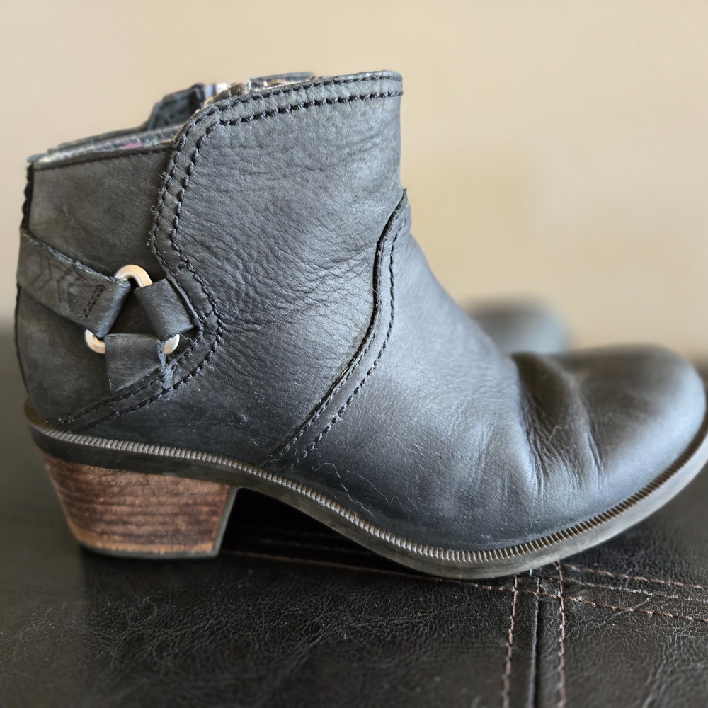 Teva Black Leather Ankle Booties